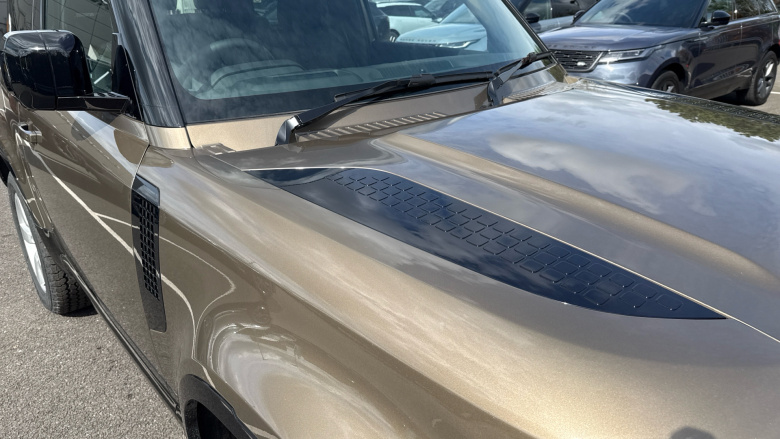 Land Rover Defender 3.0 D250 X-Dynamic SE 90 3dr Auto [6 Seat] Diesel Estate